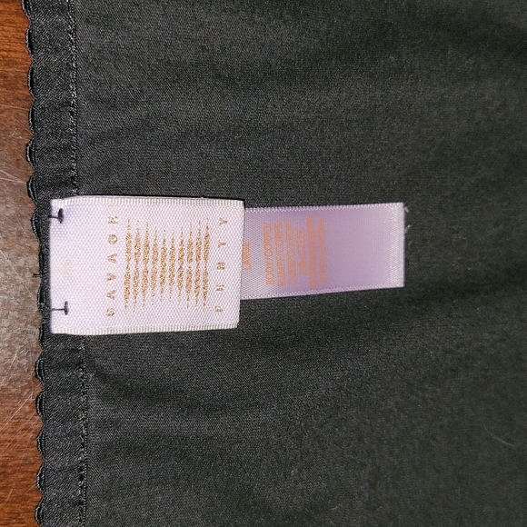 Cap Sleeve Cropped Black Savage X Fenty Stretch Button Down Top Size L - Picture 2 of 8